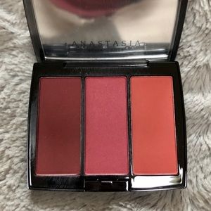 Anastasia: Blush Trio
